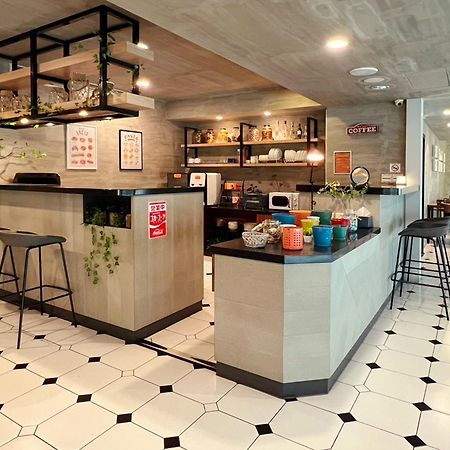 Roaders Hotel Tainan Chengda Екстер'єр фото