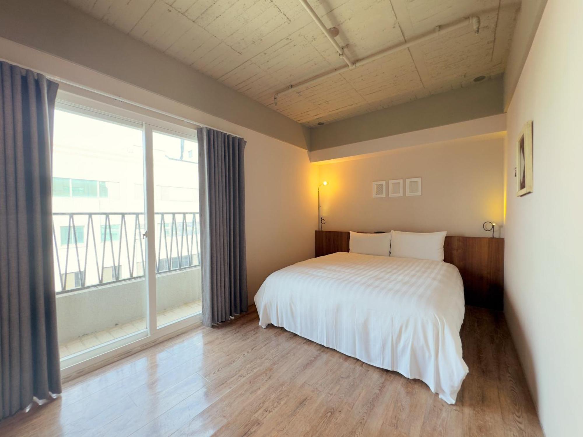 Roaders Hotel Tainan Chengda Екстер'єр фото