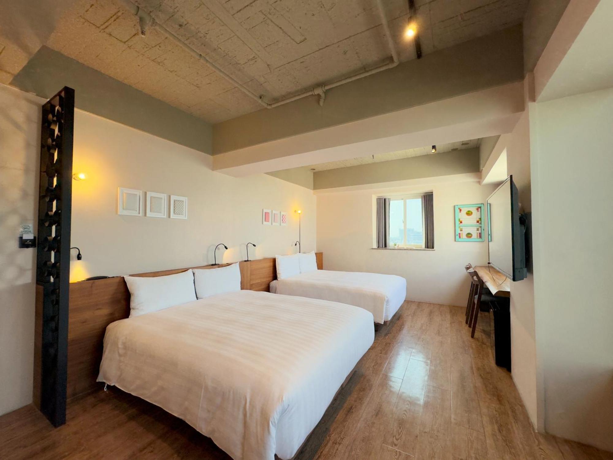 Roaders Hotel Tainan Chengda Екстер'єр фото