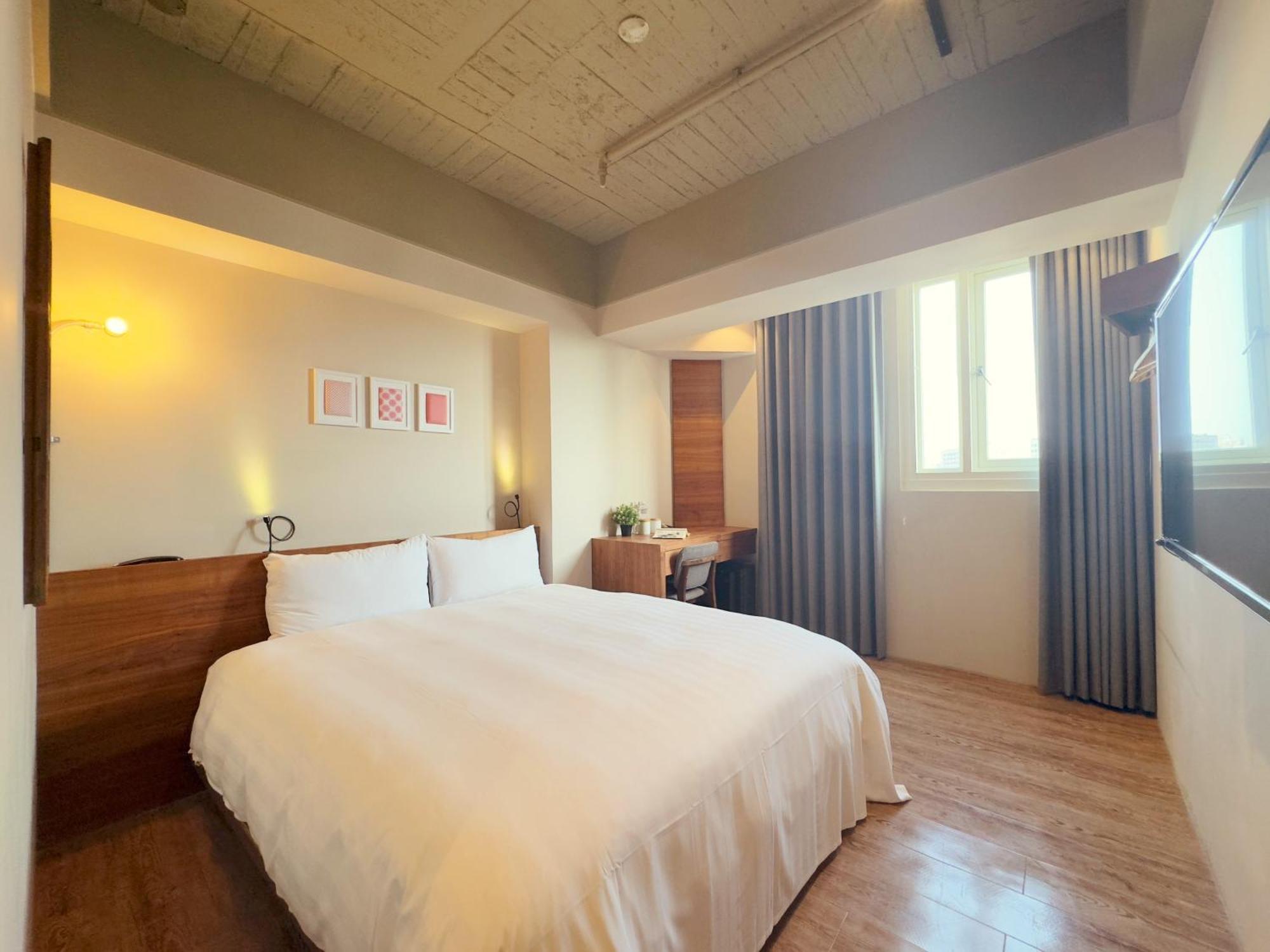 Roaders Hotel Tainan Chengda Екстер'єр фото